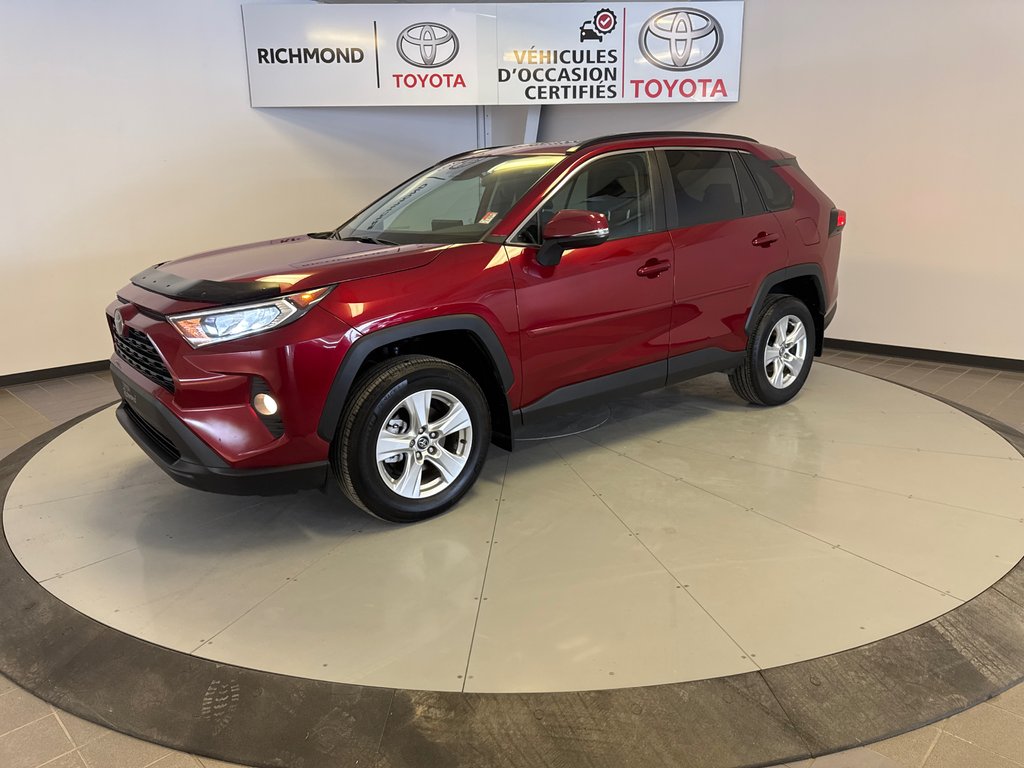 2020 Toyota RAV4 XLE FWD *TRÈS BEAU VÉHICULE* in Richmond, Quebec - 3 - w1024h768px