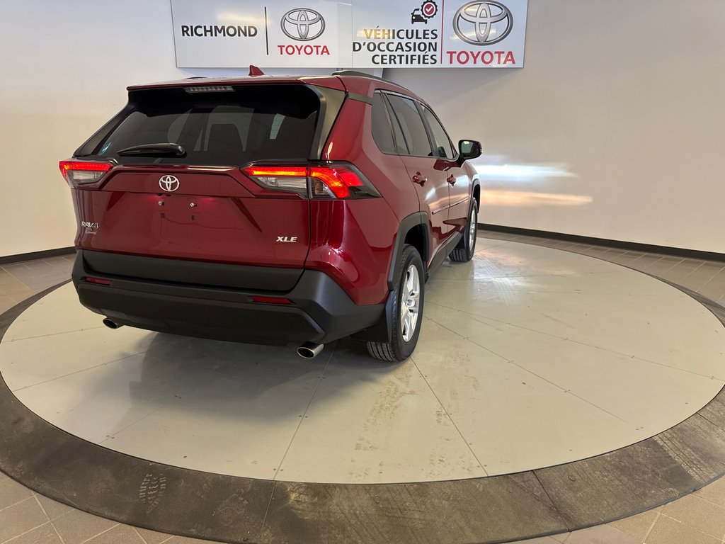 2020 Toyota RAV4 XLE FWD *TRÈS BEAU VÉHICULE* in Richmond, Quebec - 8 - w1024h768px