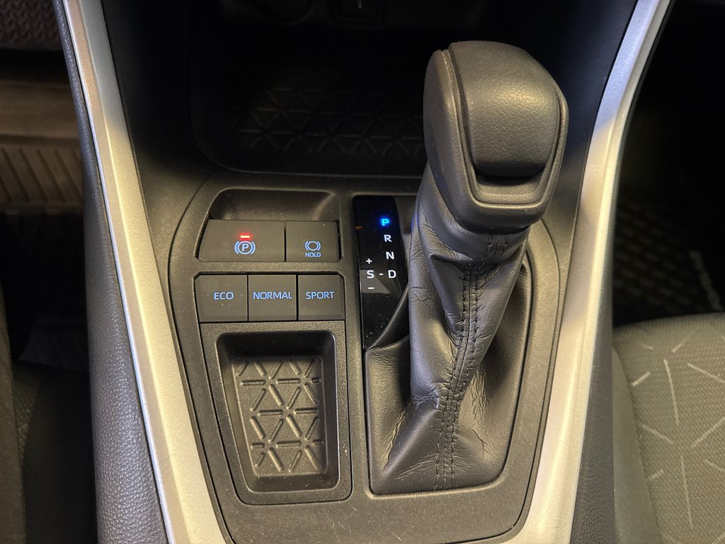 2020 Toyota RAV4 XLE FWD *TRÈS BEAU VÉHICULE* in Richmond, Quebec - 27 - w1024h768px