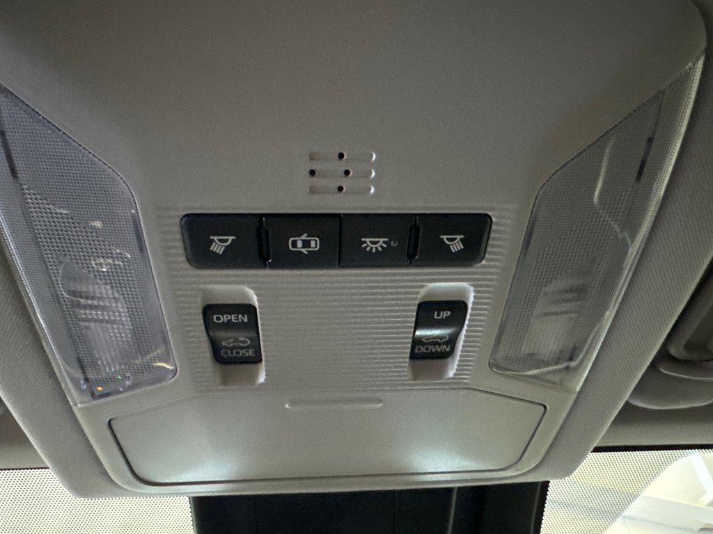 2020 Toyota RAV4 XLE FWD *TRÈS BEAU VÉHICULE* in Richmond, Quebec - 33 - w1024h768px