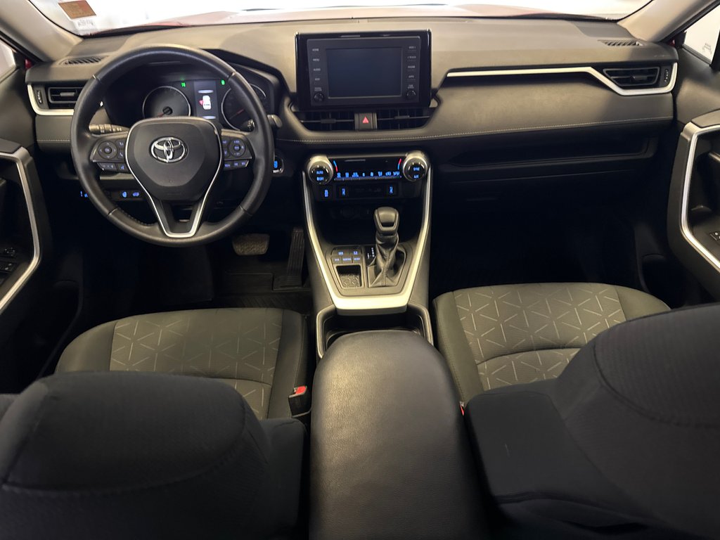 2020 Toyota RAV4 XLE FWD *TRÈS BEAU VÉHICULE* in Richmond, Quebec - 14 - w1024h768px