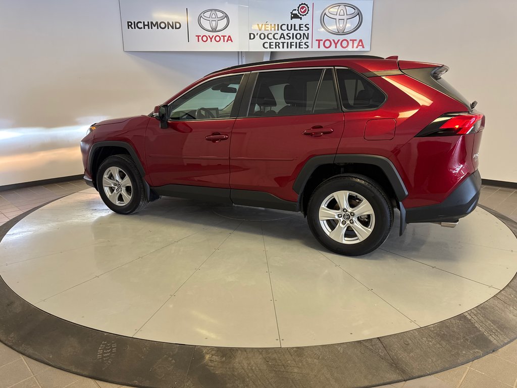 2020 Toyota RAV4 XLE FWD *TRÈS BEAU VÉHICULE* in Richmond, Quebec - 5 - w1024h768px