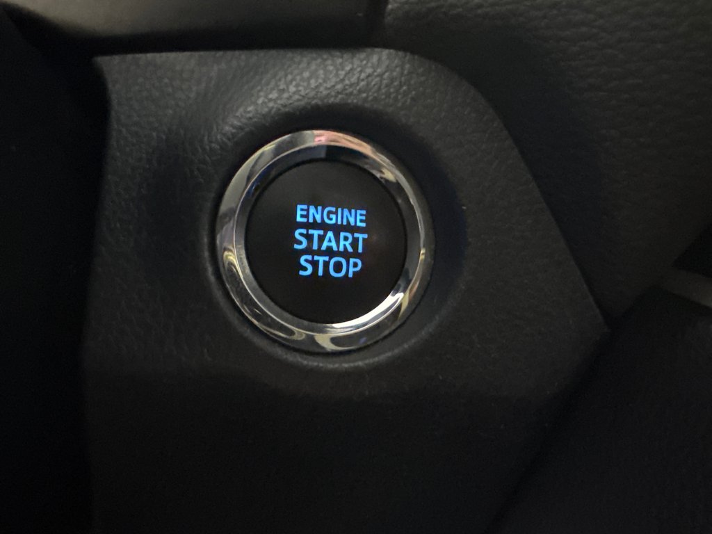 2020 Toyota RAV4 XLE FWD *TRÈS BEAU VÉHICULE* in Richmond, Quebec - 28 - w1024h768px