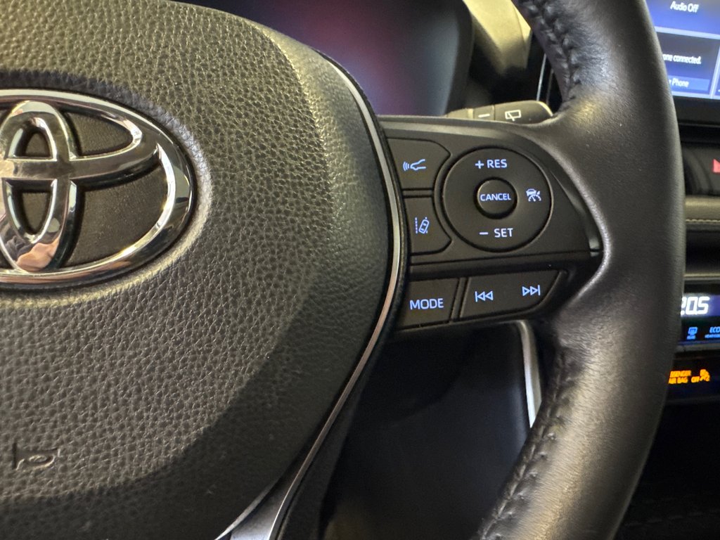 2020 Toyota RAV4 XLE FWD *TRÈS BEAU VÉHICULE* in Richmond, Quebec - 30 - w1024h768px