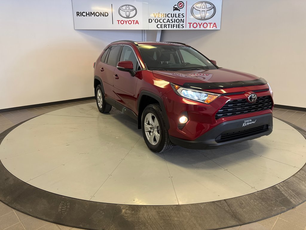 2020 Toyota RAV4 XLE FWD *TRÈS BEAU VÉHICULE* in Richmond, Quebec - 12 - w1024h768px