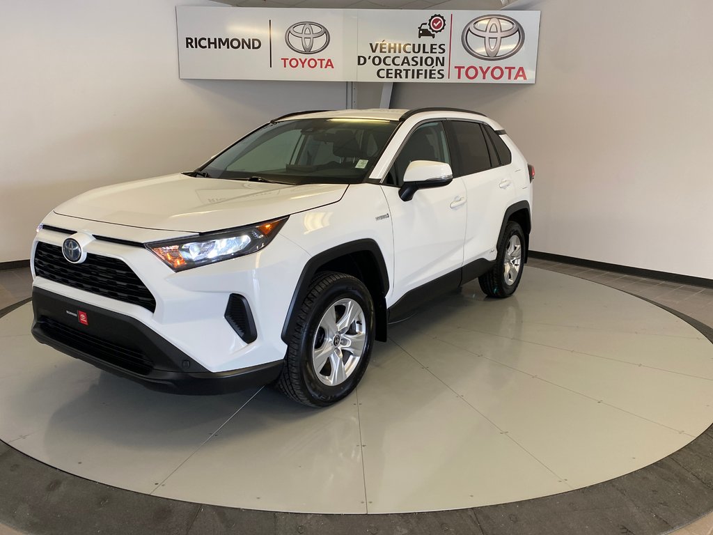 2021 Toyota RAV4 Hybrid LE *GARANTIE PROLONGÉE* in Richmond, Quebec - 2 - w1024h768px