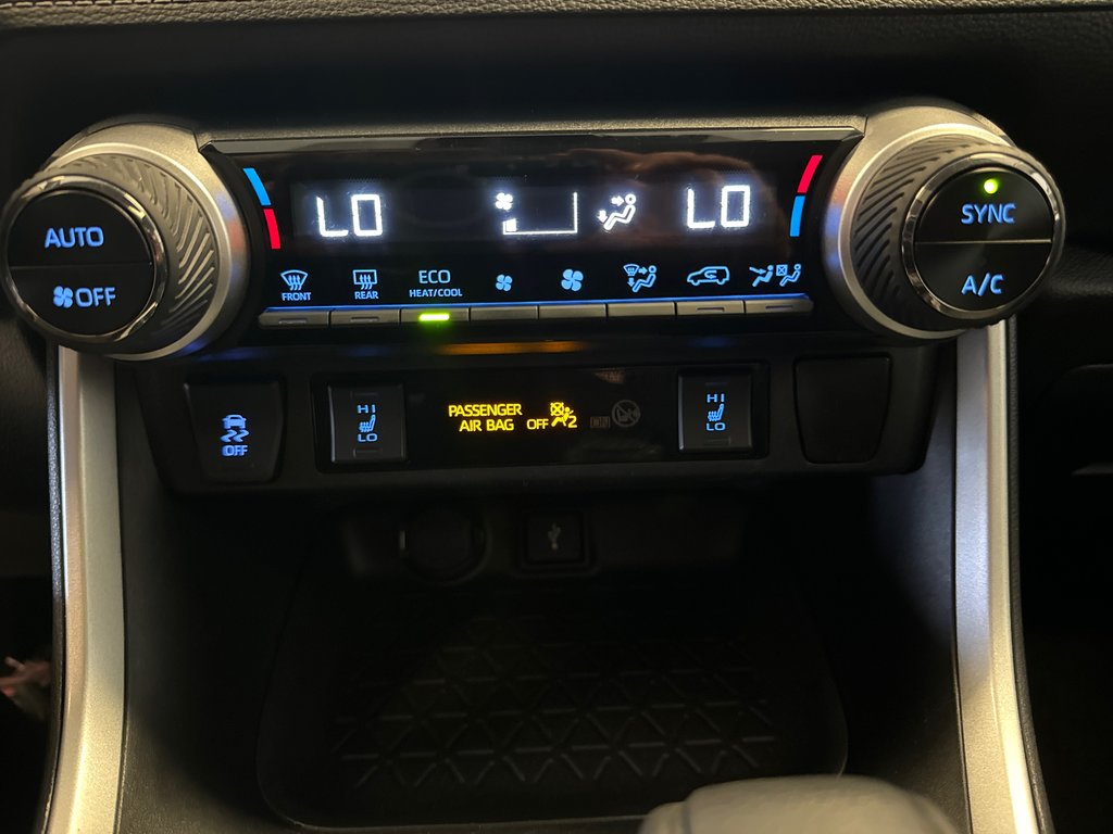 2021  RAV4 Hybrid XLE in Richmond, Quebec - 27 - w1024h768px