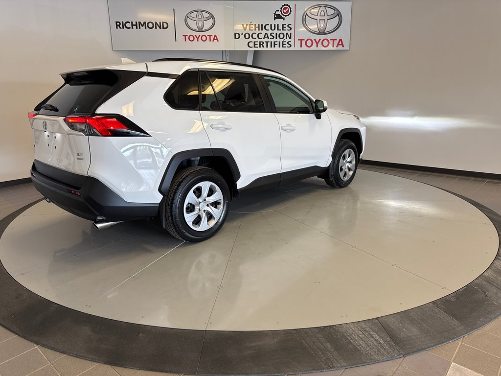 Toyota RAV4 LE AWD 2021 à Richmond, Québec - 9 - w1024h768px