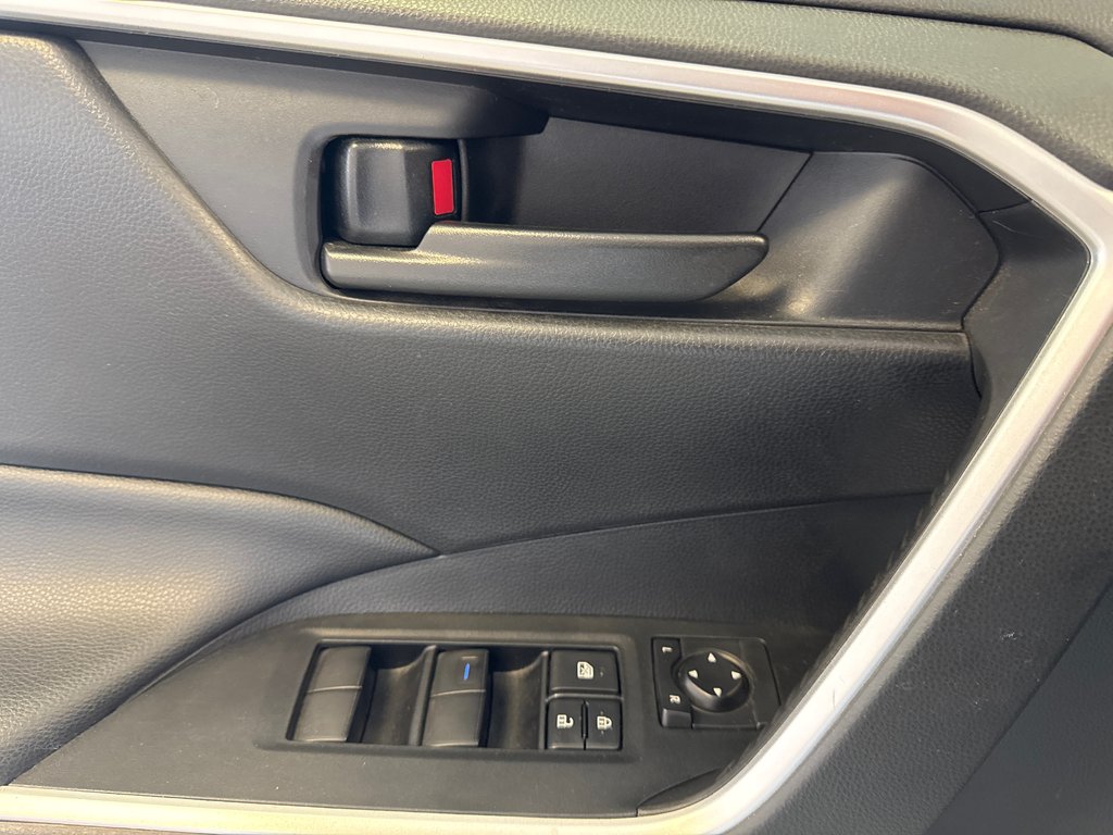 Toyota RAV4 LE AWD 2021 à Richmond, Québec - 30 - w1024h768px