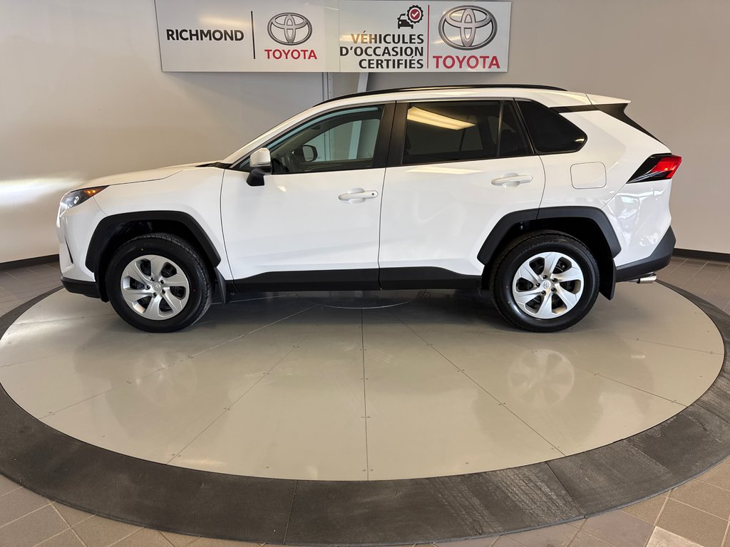Toyota RAV4 LE AWD 2021 à Richmond, Québec - 4 - w1024h768px