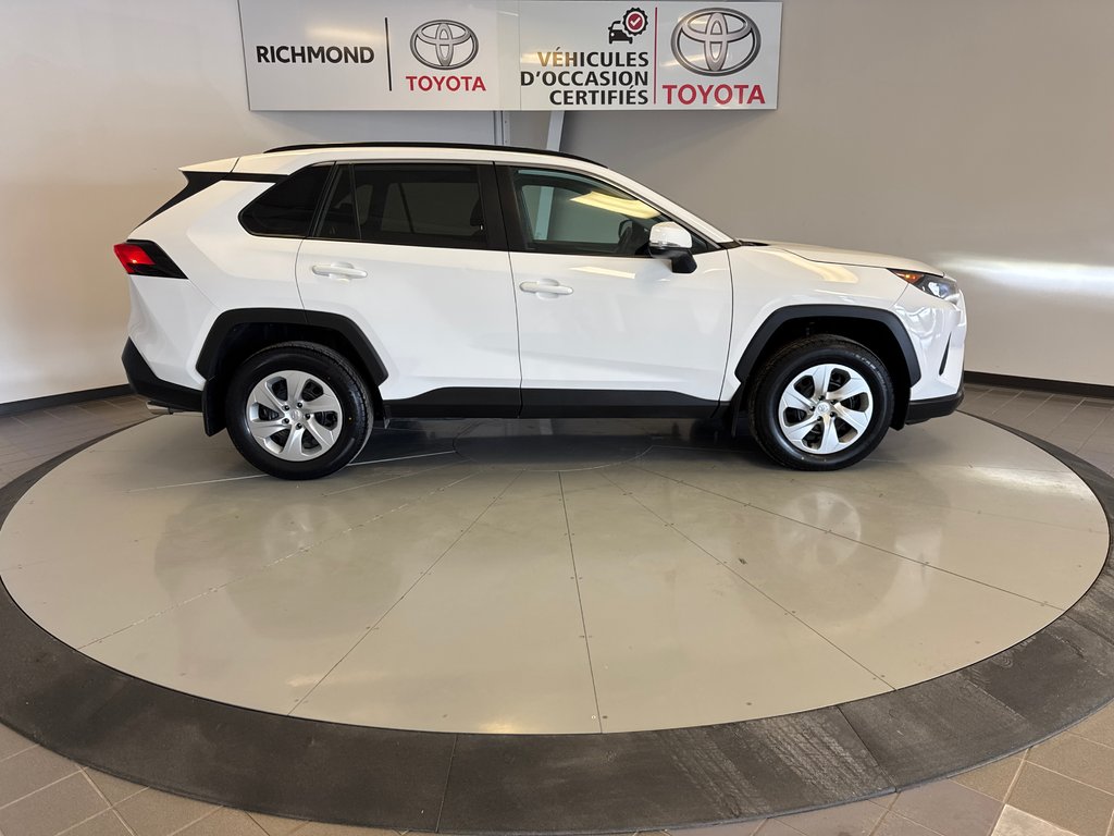 Toyota RAV4 LE AWD 2021 à Richmond, Québec - 10 - w1024h768px