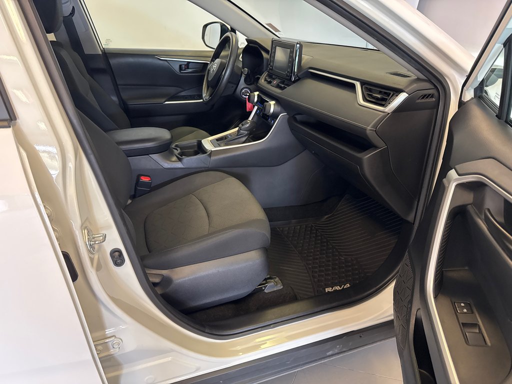 Toyota RAV4 LE AWD 2021 à Richmond, Québec - 19 - w1024h768px