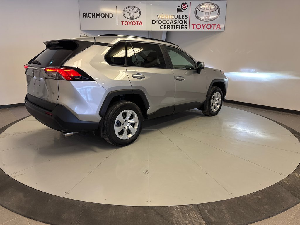 Toyota RAV4 LE FWD *TRÈS BEAU VÉHICULE* 2021 à Richmond, Québec - 9 - w1024h768px