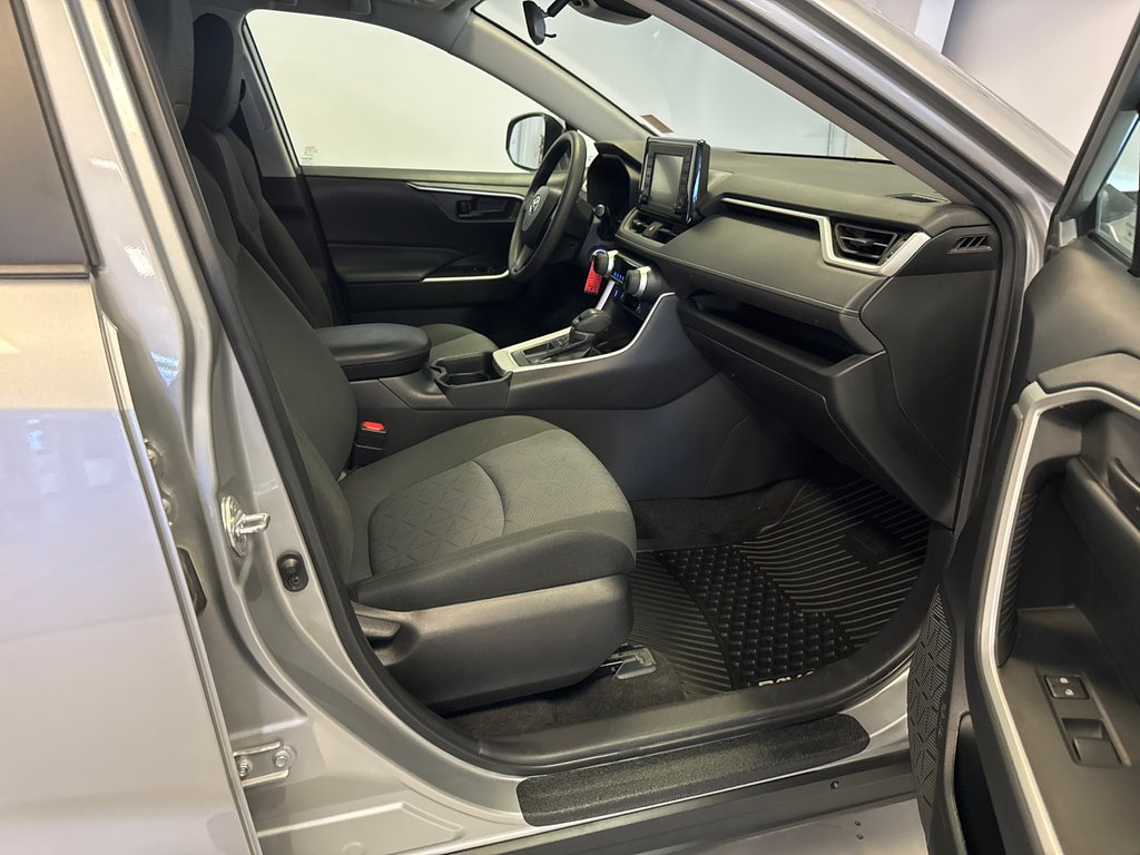 Toyota RAV4 LE FWD *TRÈS BEAU VÉHICULE* 2021 à Richmond, Québec - 19 - w1024h768px