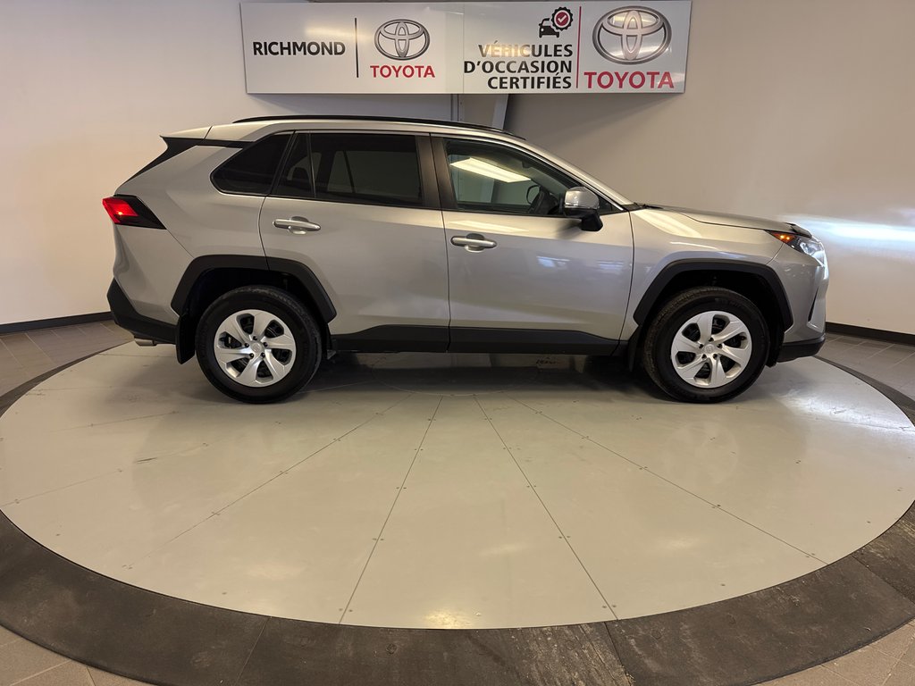 Toyota RAV4 LE FWD *TRÈS BEAU VÉHICULE* 2021 à Richmond, Québec - 10 - w1024h768px
