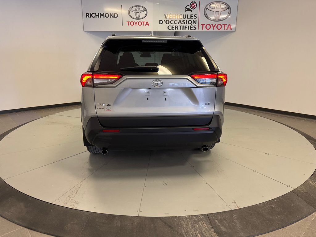 Toyota RAV4 LE FWD *TRÈS BEAU VÉHICULE* 2021 à Richmond, Québec - 7 - w1024h768px