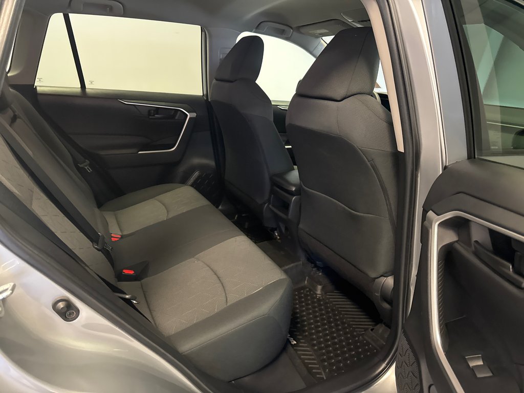 Toyota RAV4 LE FWD *TRÈS BEAU VÉHICULE* 2021 à Richmond, Québec - 18 - w1024h768px