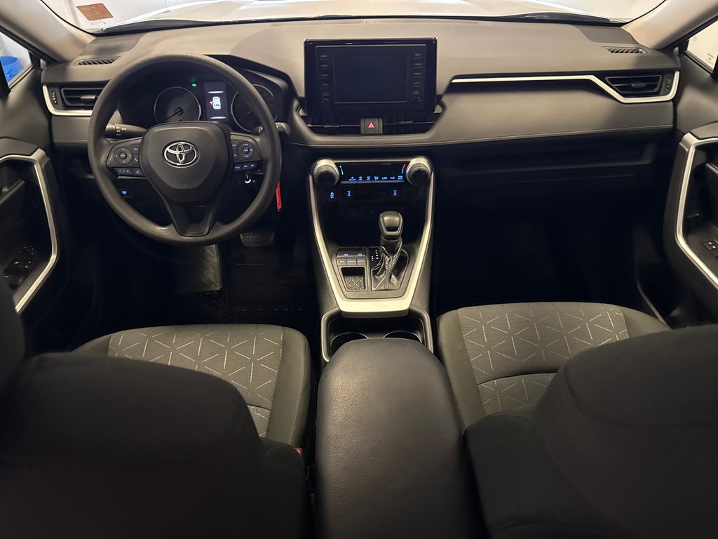 Toyota RAV4 LE FWD *TRÈS BEAU VÉHICULE* 2021 à Richmond, Québec - 14 - w1024h768px
