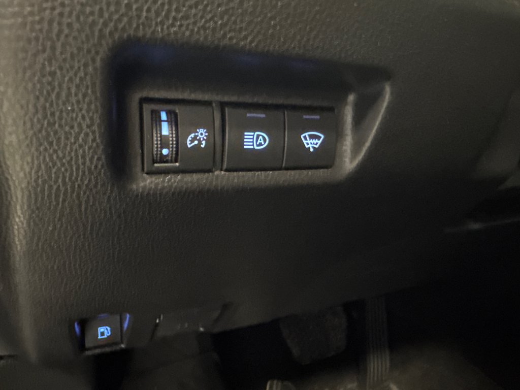 2022 Toyota RAV4 Hybrid LE AWD *TRÈS BEAU VÉHICULE* in Richmond, Quebec - 29 - w1024h768px