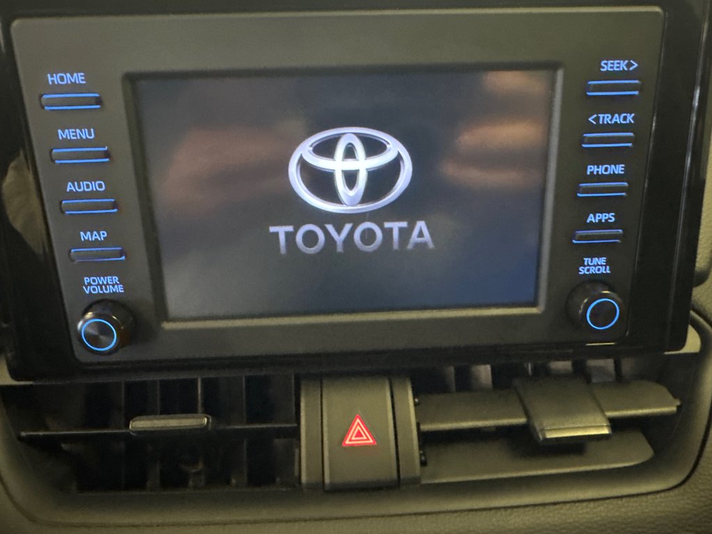 2022 Toyota RAV4 Hybrid LE AWD *TRÈS BEAU VÉHICULE* in Richmond, Quebec - 20 - w1024h768px