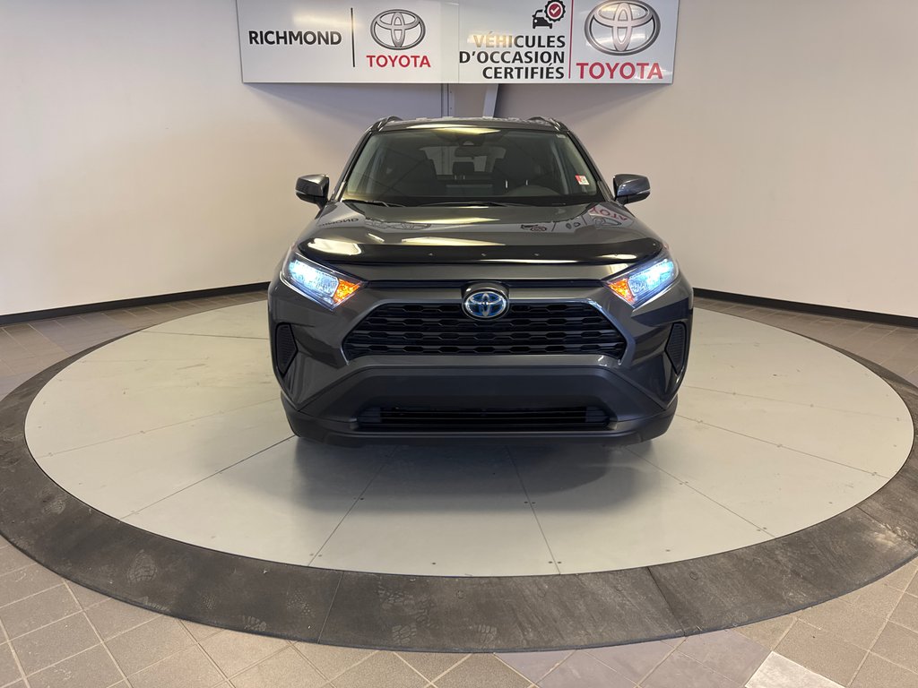 2022 Toyota RAV4 Hybrid LE AWD *TRÈS BEAU VÉHICULE* in Richmond, Quebec - 13 - w1024h768px