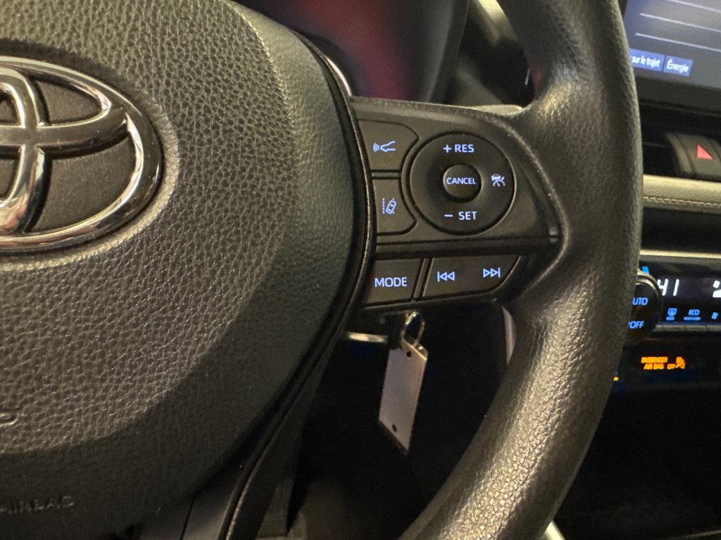 2022 Toyota RAV4 Hybrid LE AWD *TRÈS BEAU VÉHICULE* in Richmond, Quebec - 28 - w1024h768px