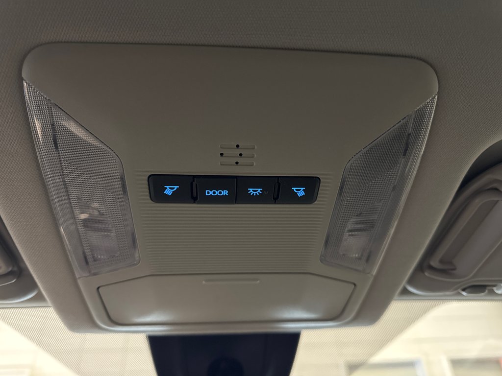 2022 Toyota RAV4 Hybrid LE AWD *TRÈS BEAU VÉHICULE* in Richmond, Quebec - 31 - w1024h768px