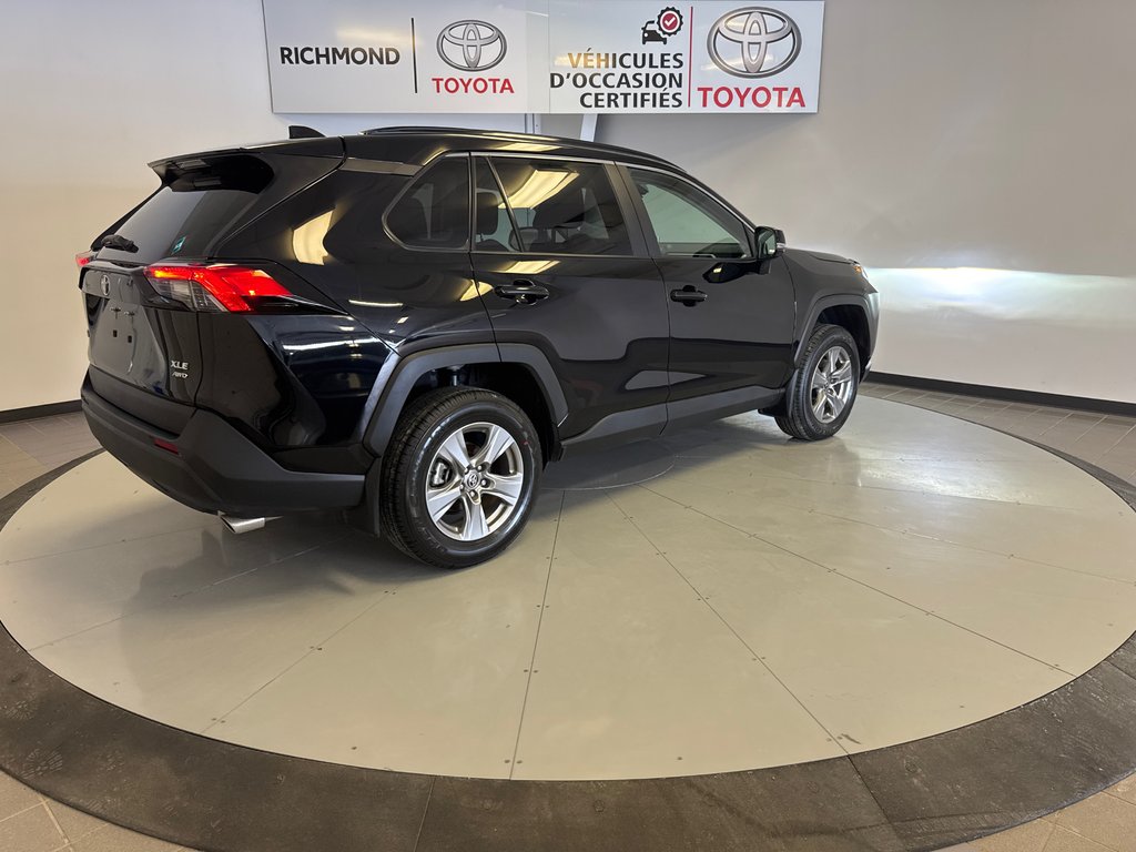 2025 Toyota RAV4 XLE AWD *RABAIS DÉMO* in Richmond, Quebec - 9 - w1024h768px