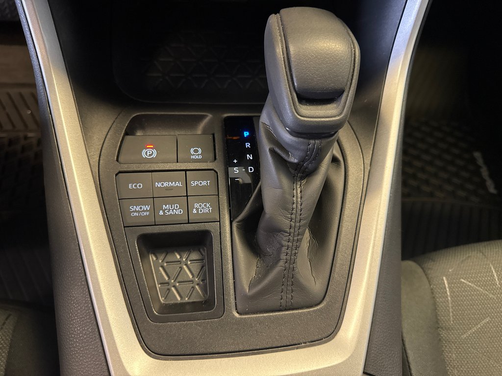 2025 Toyota RAV4 XLE AWD *RABAIS DÉMO* in Richmond, Quebec - 27 - w1024h768px
