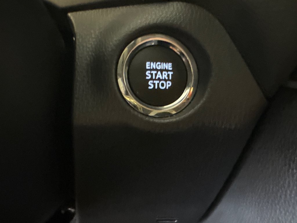 2025 Toyota RAV4 XLE AWD *RABAIS DÉMO* in Richmond, Quebec - 28 - w1024h768px