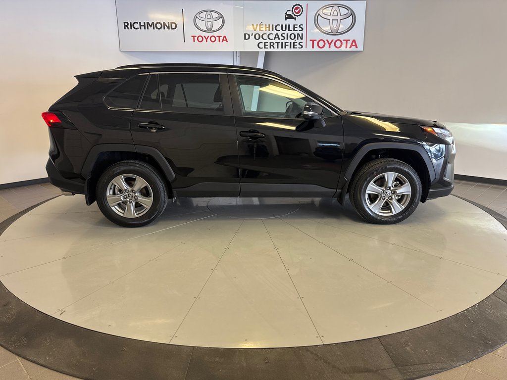 2025 Toyota RAV4 XLE AWD *RABAIS DÉMO* in Richmond, Quebec - 10 - w1024h768px
