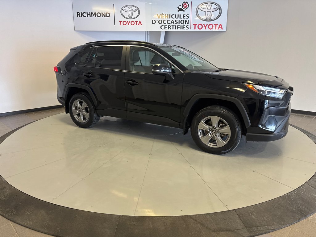 2025 Toyota RAV4 XLE AWD *RABAIS DÉMO* in Richmond, Quebec - 11 - w1024h768px