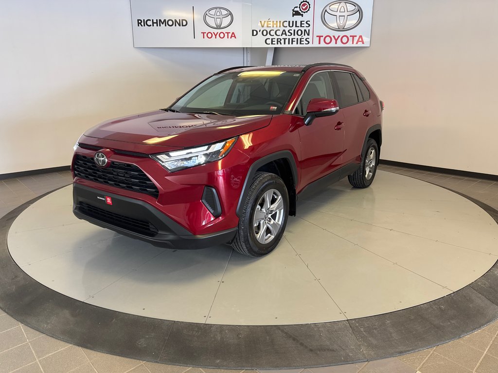 Toyota RAV4 XLE AWD *BAS KILO + BALANCE DE GARANTIE PROLONGÉE* 2025 à Richmond, Québec - 2 - w1024h768px