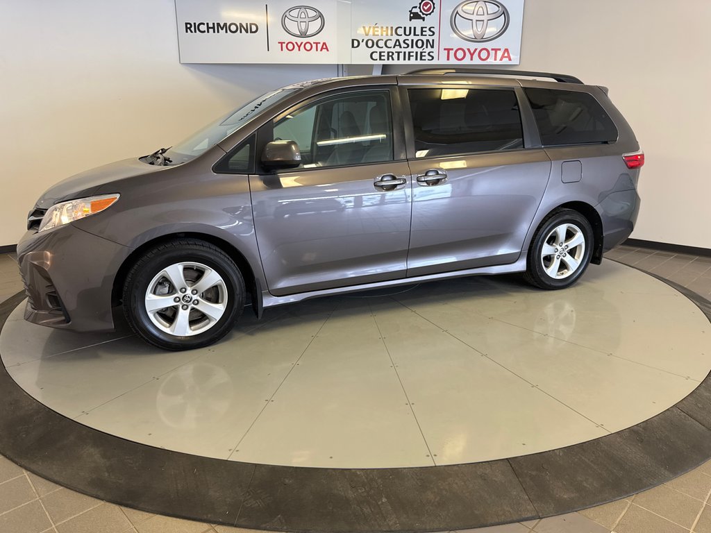 2020 Toyota Sienna LE *TRÈS BEAU VÉHICULE* in Richmond, Quebec - 3 - w1024h768px