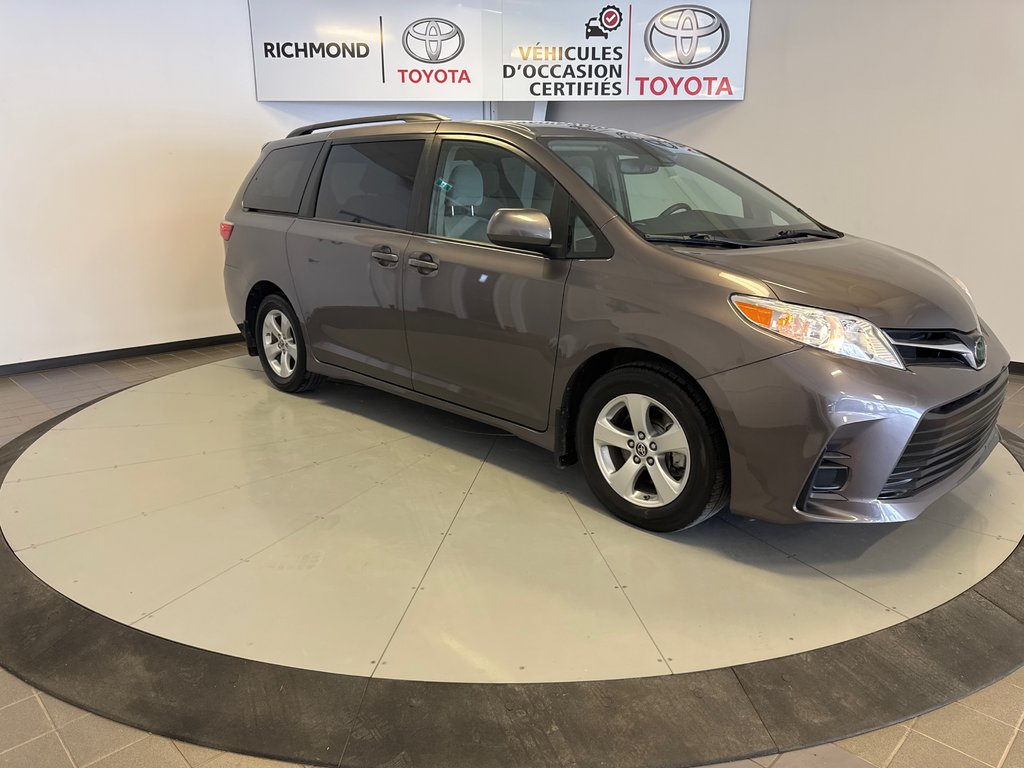 2020 Toyota Sienna LE *TRÈS BEAU VÉHICULE* in Richmond, Quebec - 12 - w1024h768px