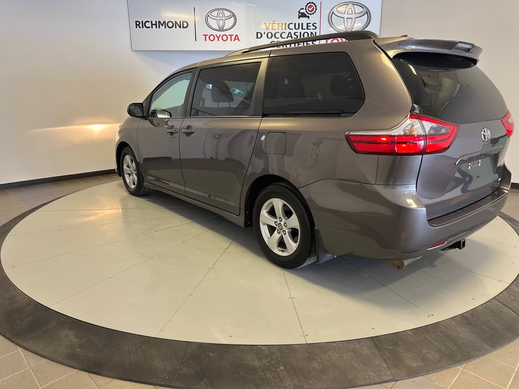 2020 Toyota Sienna LE *TRÈS BEAU VÉHICULE* in Richmond, Quebec - 6 - w1024h768px