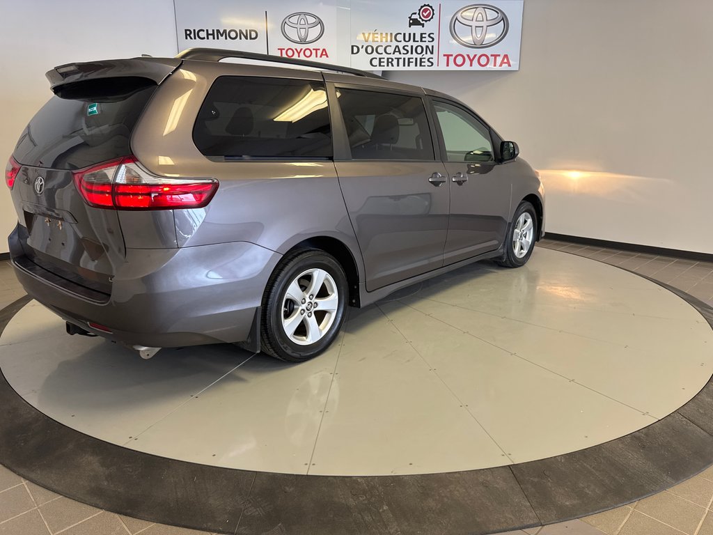 2020 Toyota Sienna LE *TRÈS BEAU VÉHICULE* in Richmond, Quebec - 9 - w1024h768px