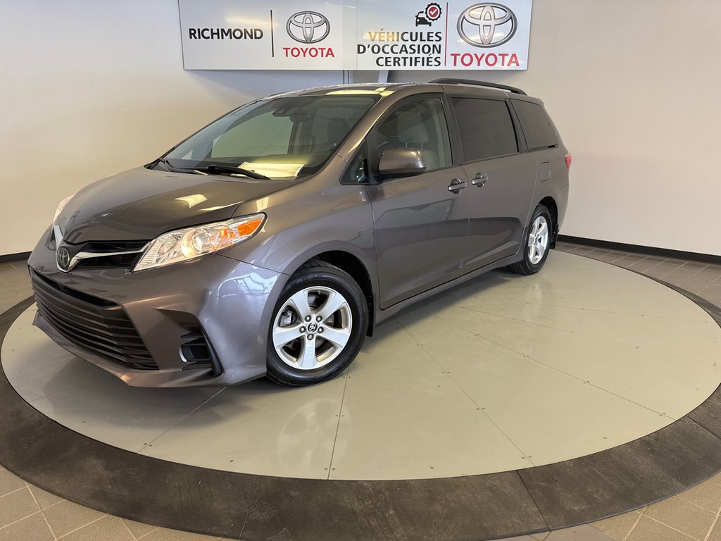 2020 Toyota Sienna LE *TRÈS BEAU VÉHICULE* in Richmond, Quebec - 2 - w1024h768px