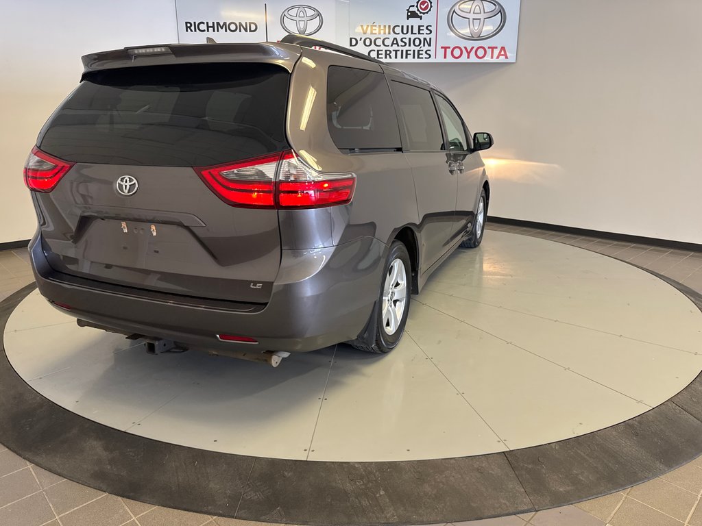 2020 Toyota Sienna LE *TRÈS BEAU VÉHICULE* in Richmond, Quebec - 8 - w1024h768px