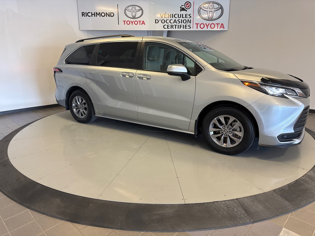 Toyota Sienna LE AWD *TRÈS BEAU VÉHICULE* 2022 à Richmond, Québec - 11 - w1024h768px