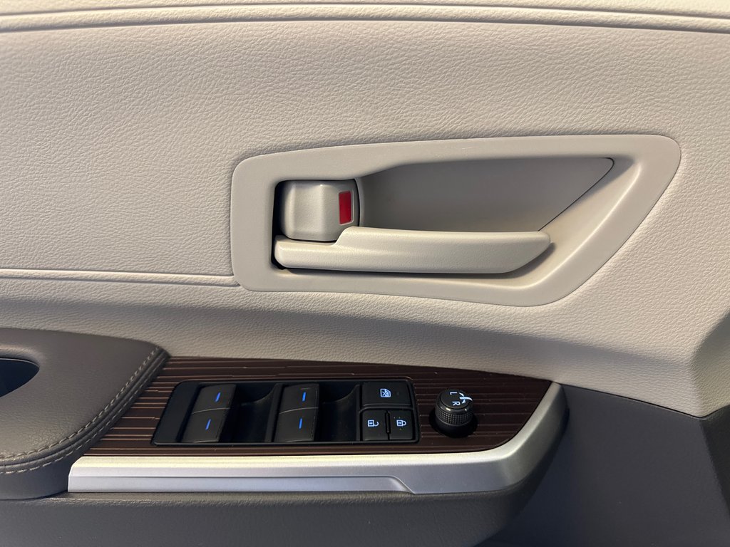 Toyota Sienna LE AWD *TRÈS BEAU VÉHICULE* 2022 à Richmond, Québec - 31 - w1024h768px