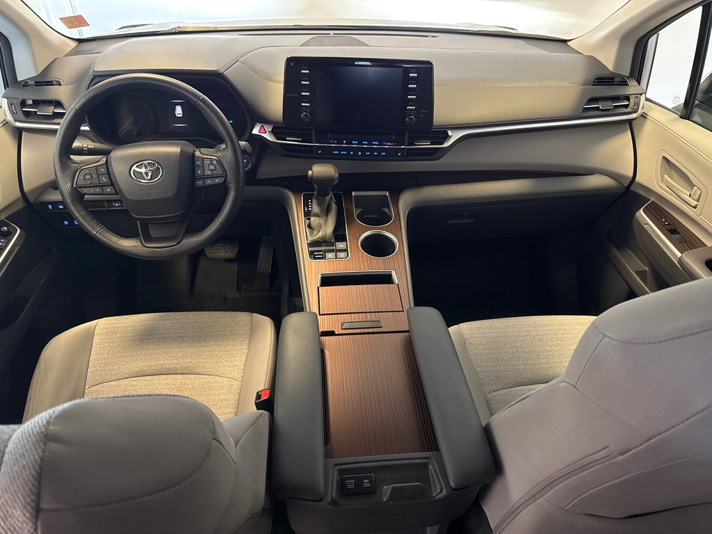 Toyota Sienna LE AWD *TRÈS BEAU VÉHICULE* 2022 à Richmond, Québec - 14 - w1024h768px