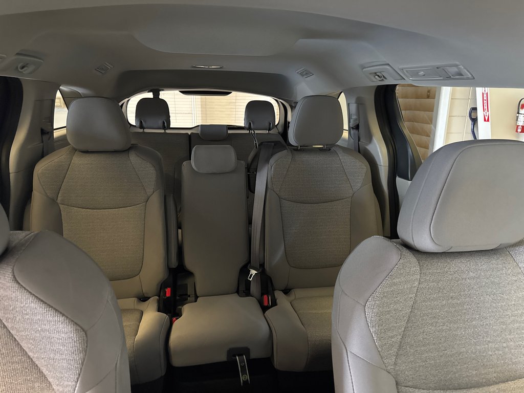 Toyota Sienna LE AWD *TRÈS BEAU VÉHICULE* 2022 à Richmond, Québec - 20 - w1024h768px