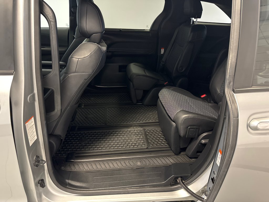 Toyota Sienna XSE AWD *25e ANNIVERSAIRE* TRÈS RARE! 2023 à Richmond, Québec - 16 - w1024h768px
