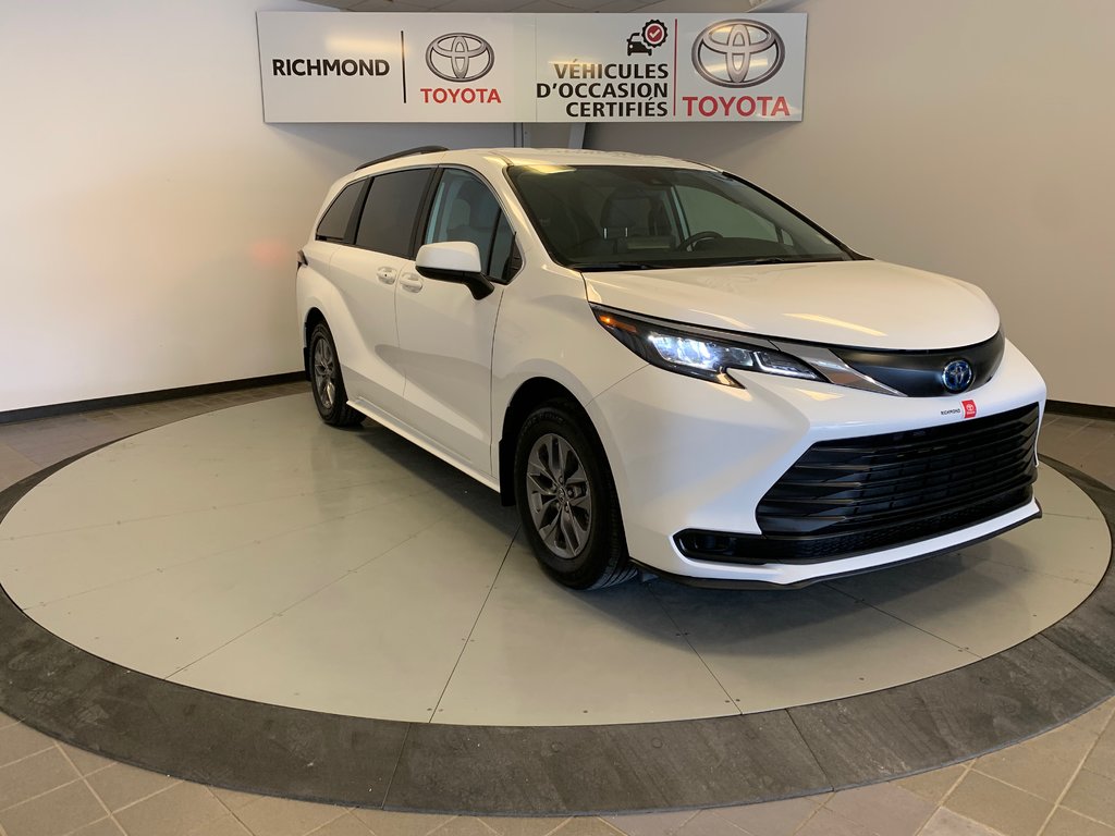 2024  Sienna Hybrid LE  8-PASS in Richmond, Quebec - 13 - w1024h768px