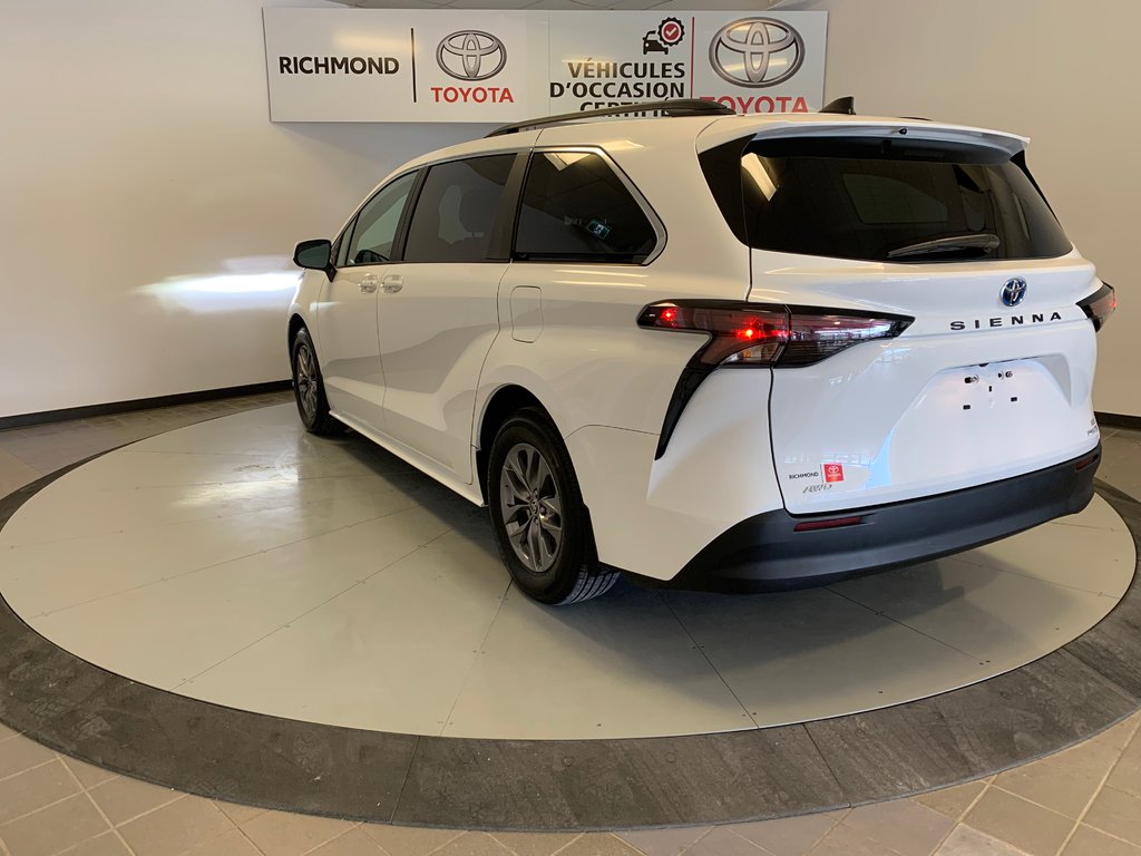 2024  Sienna Hybrid LE  8-PASS in Richmond, Quebec - 6 - w1024h768px