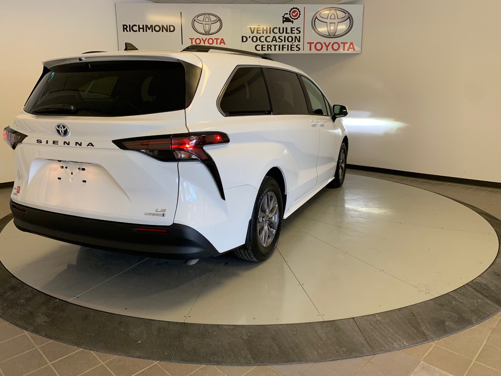 2024  Sienna Hybrid LE  8-PASS in Richmond, Quebec - 8 - w1024h768px