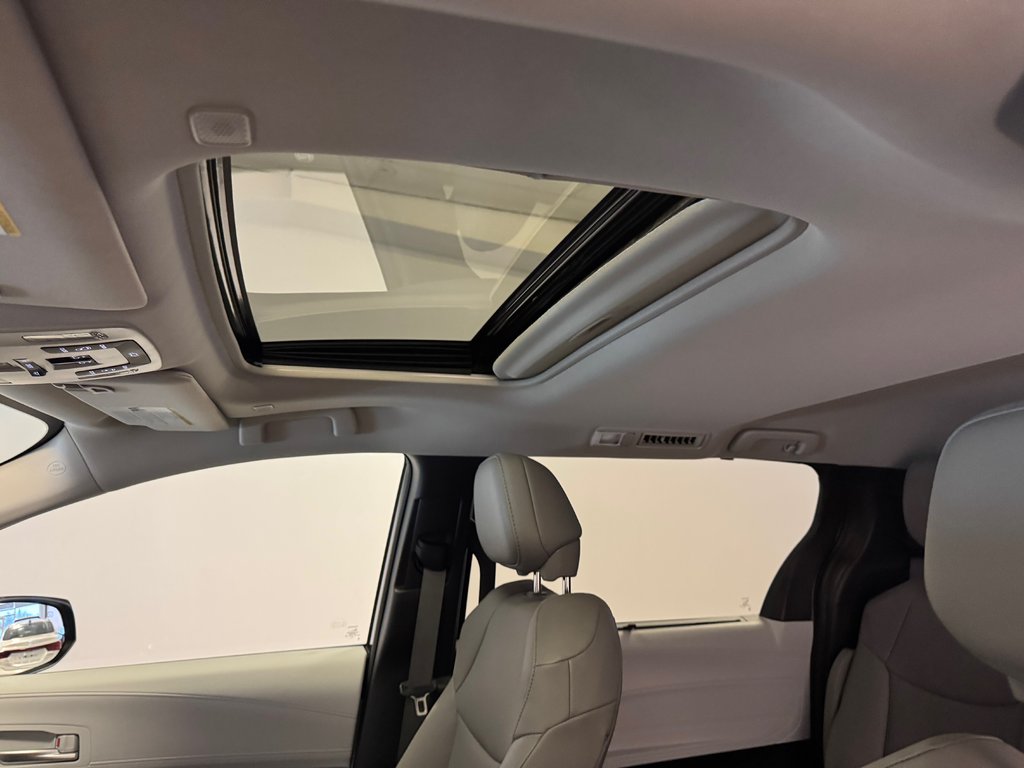 Toyota Sienna XLE FWD *DÉMO +BAS KILOMÉTRAGE* 2025 à Richmond, Québec - 15 - w1024h768px