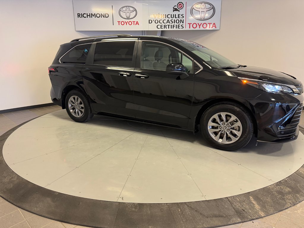 Toyota Sienna XLE FWD *DÉMO +BAS KILOMÉTRAGE* 2025 à Richmond, Québec - 11 - w1024h768px