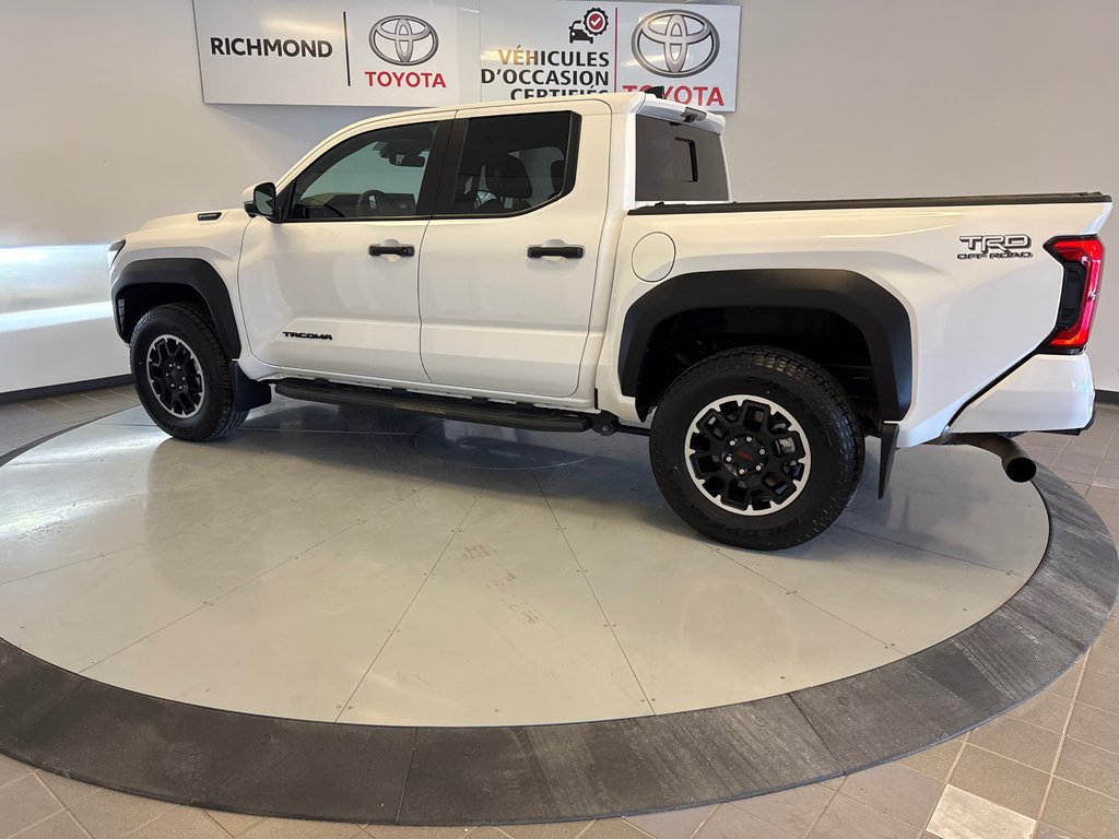 Toyota Tacoma TRD Hybrid *DÉMONSTRATEUR* 2025 à Richmond, Québec - 5 - w1024h768px